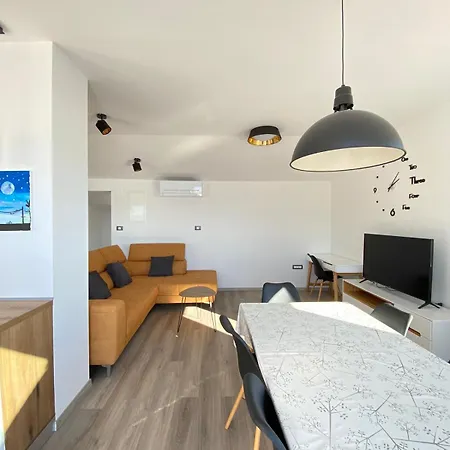 Puntica 5 Person Rab Apartment